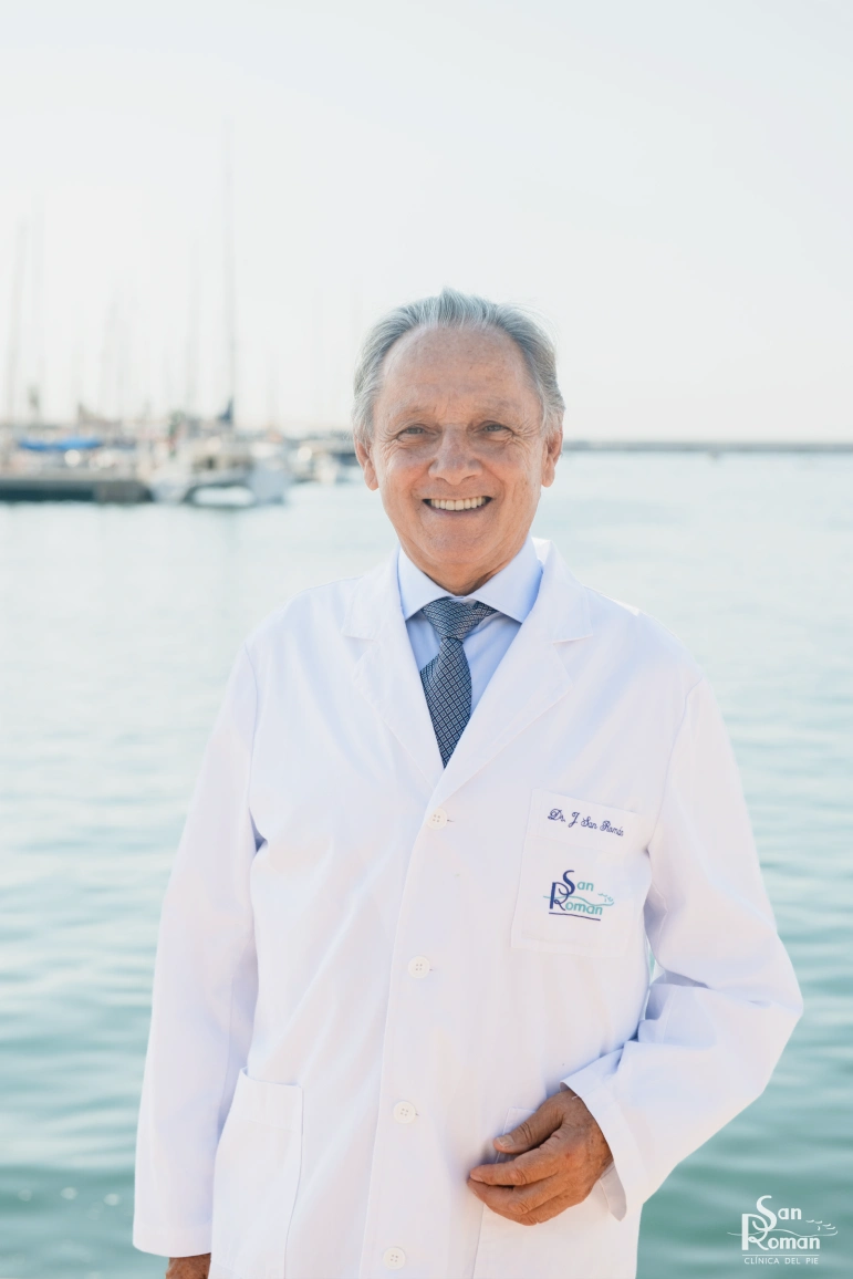 Dr. José Manuel San Román Pérez - Fundador y Director Médico de Clínica San Román
